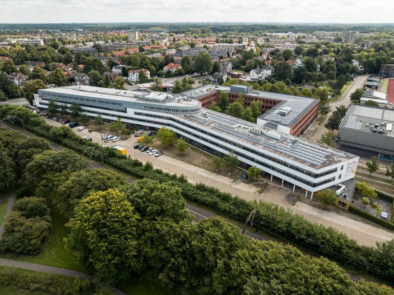 Luchtfoto van het MBO College Hilversum